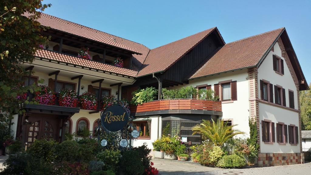 盖斯特豪斯兹姆罗斯尔里斯特纳酒店 Scherzheim 外观 照片